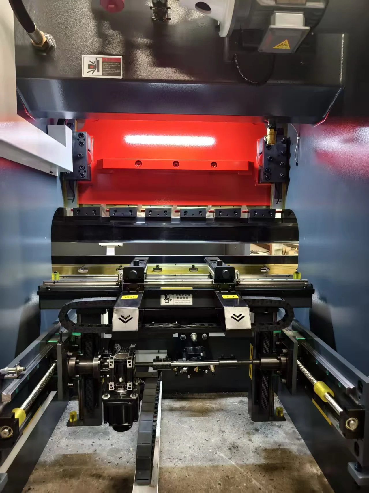 CNC press brake backgauge interior structure