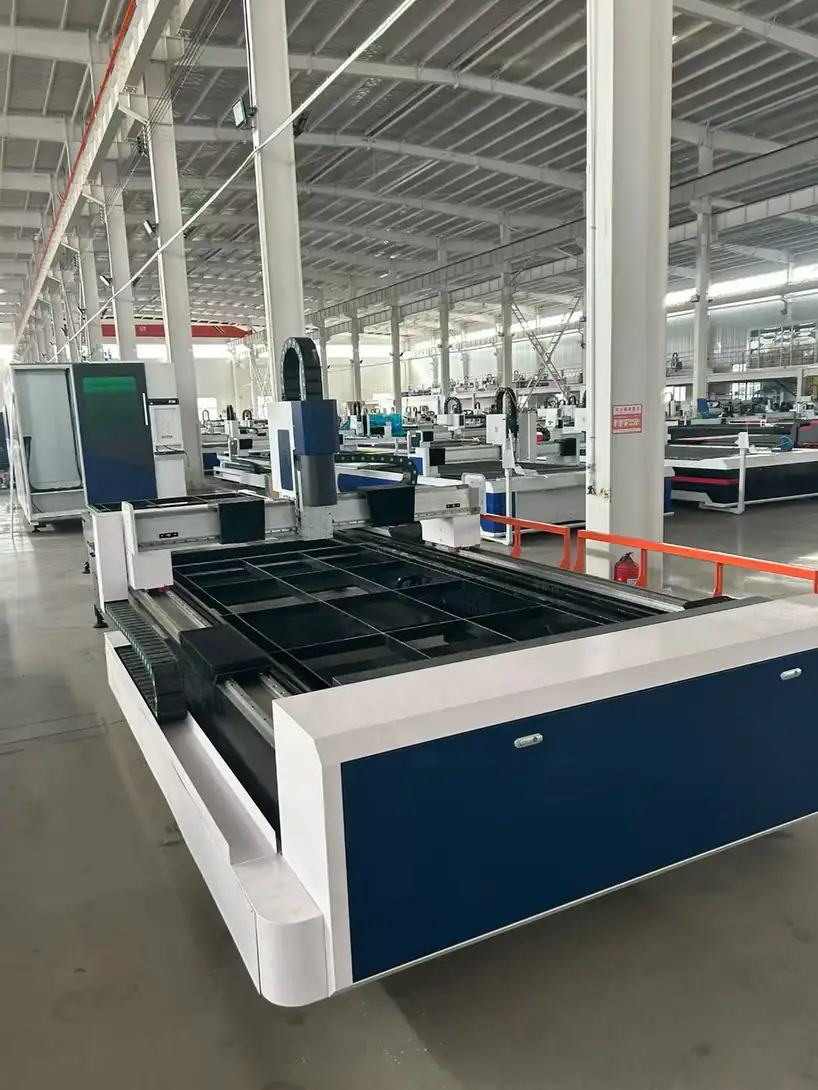 Fiber laser cutting machine factory workshop