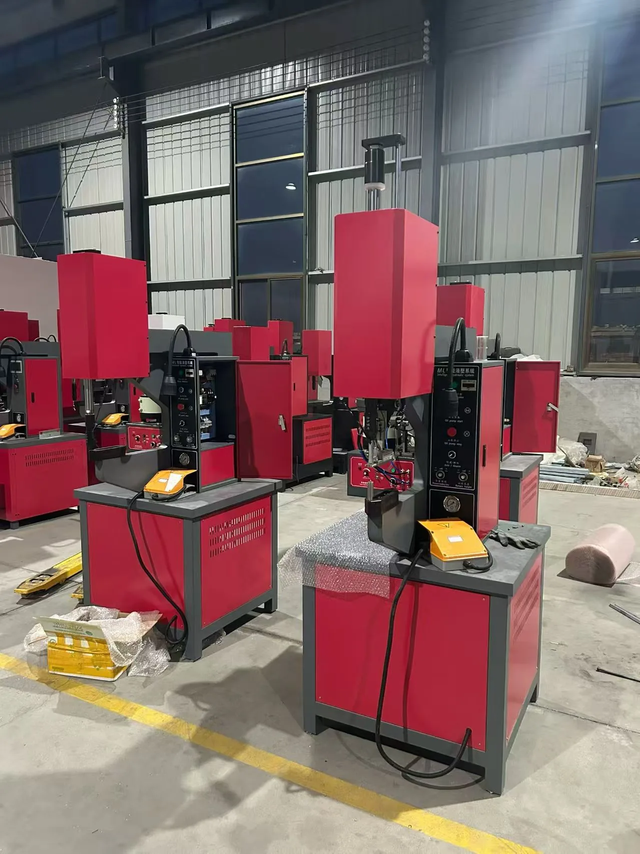 Hydraulic riveting machines in sheet metal workshop