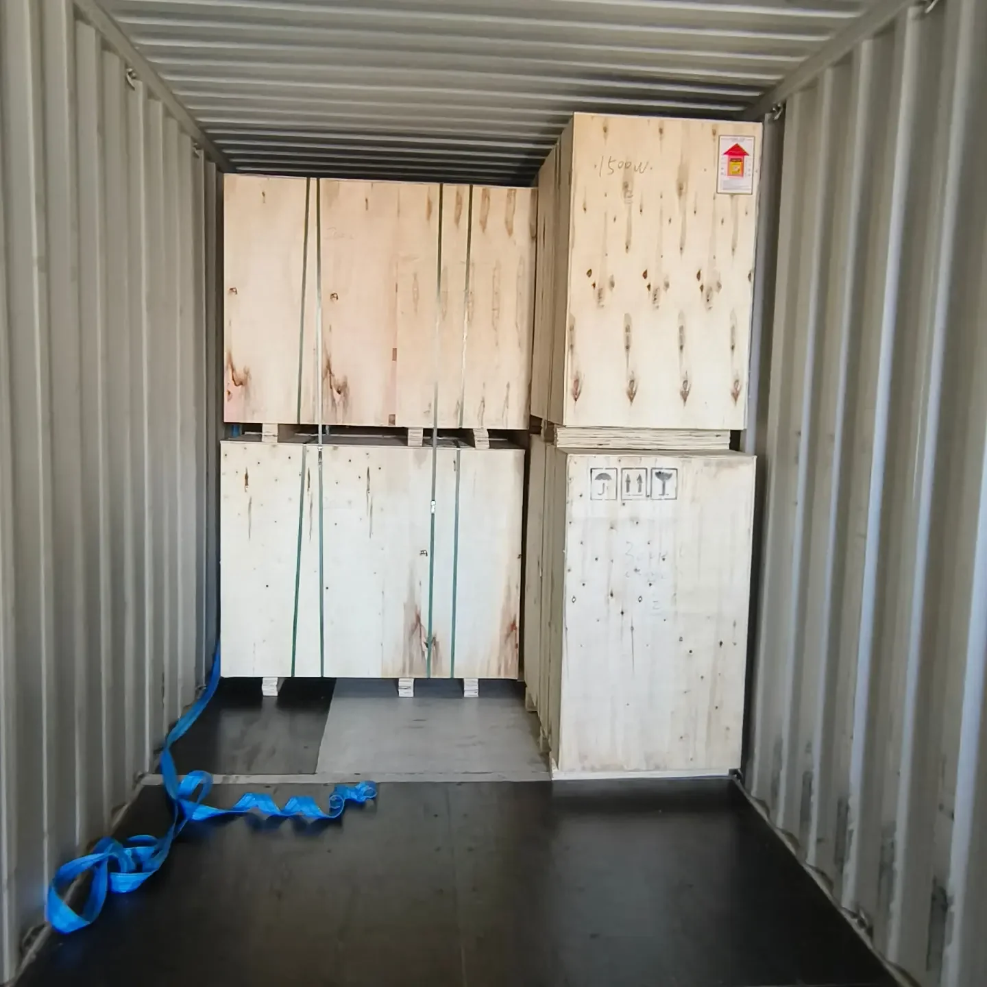 Laser welding machine shipment and plywood box packing for export