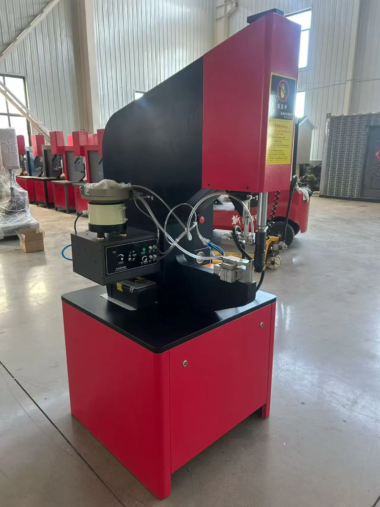 Sheet metal hydraulic riveting machine side view