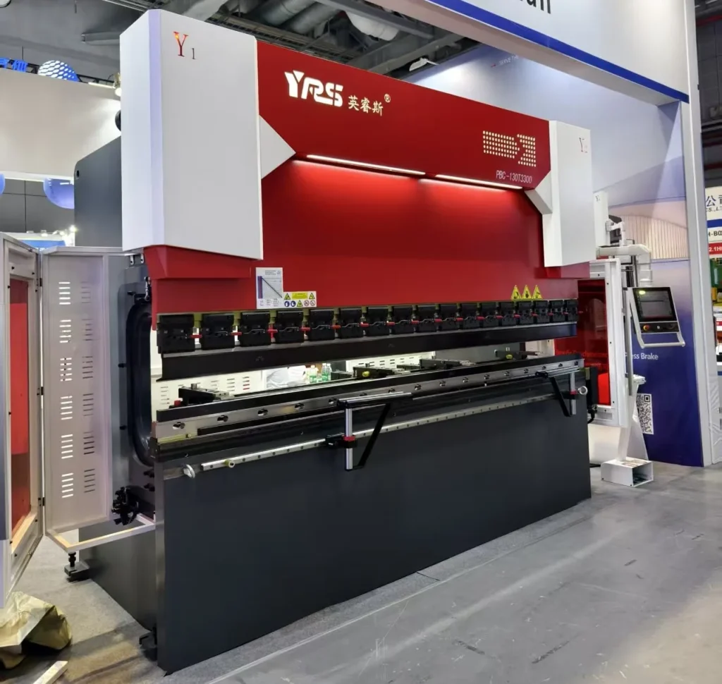 Hydraulic CNC press brake for metal fabrication