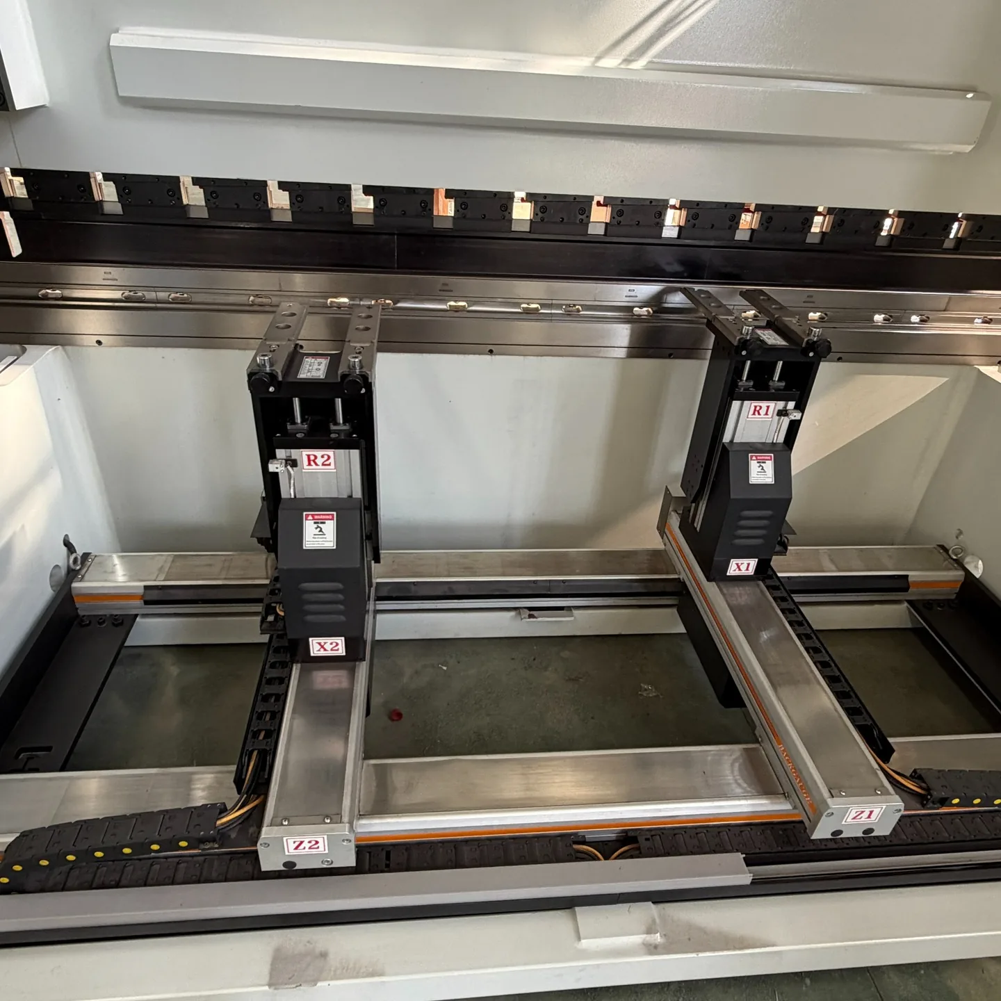 CNC press brake backgauge system with ball screw and linear guide