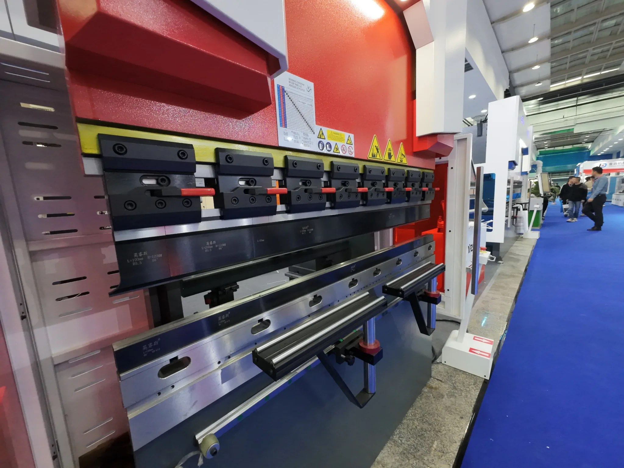 Press brake manual upper tool clamping system